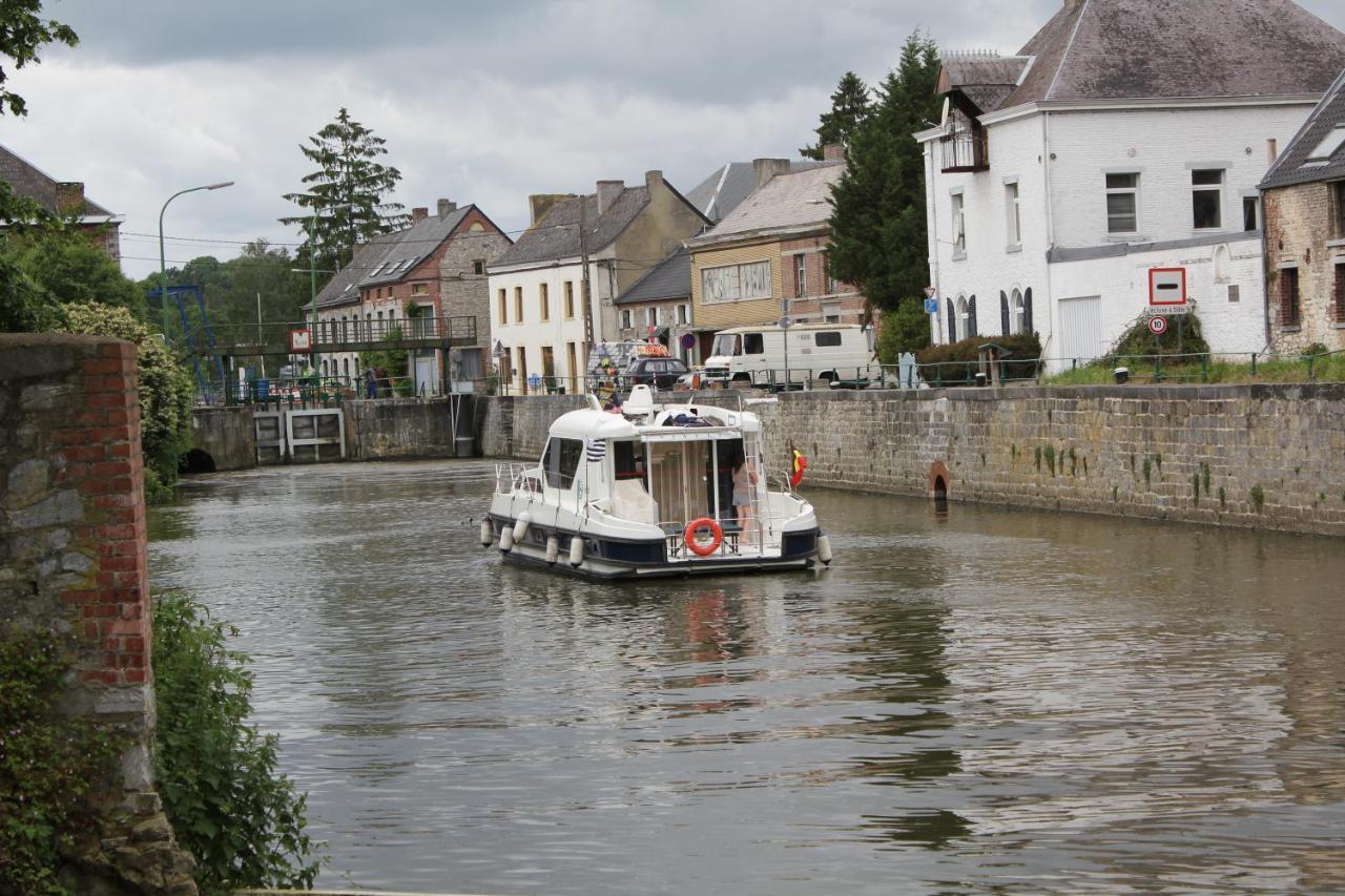 Au Crapaud Charmant Merbes-le-Château エクステリア 写真